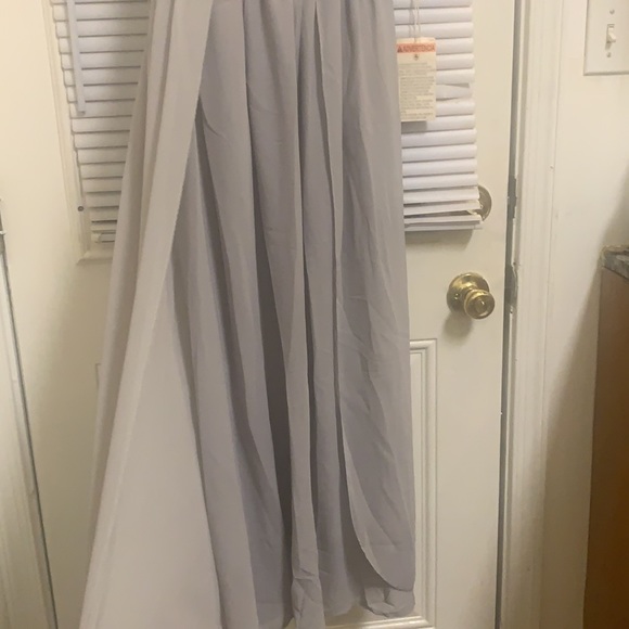 Long gray sleeveless dress . - Picture 3 of 7